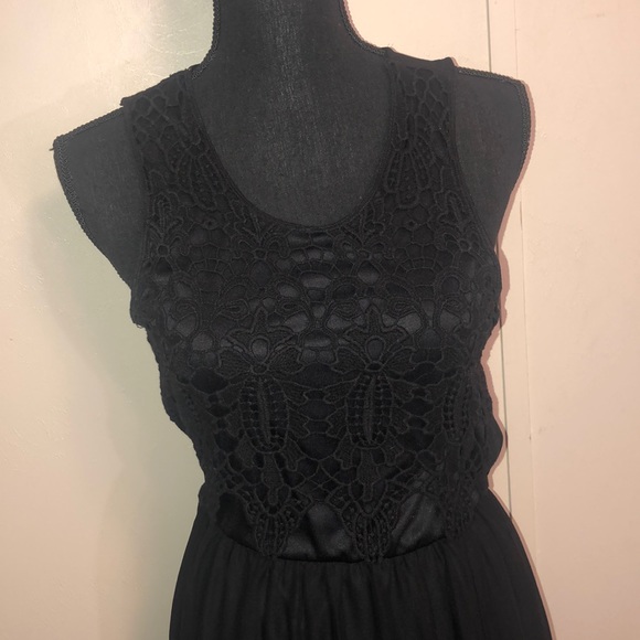 Peach Royal black maxi dress, size medium - Picture 2 of 6